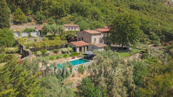 Magnifique demeure de 6 hectares avec vue panoramique jusqu’à la mer