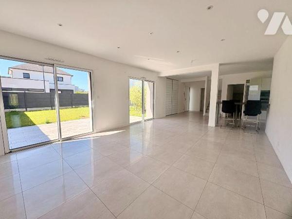 NOUVEAUTÉ ET EXCLUSIVITÉ TRENTE CINQ NOTAIRES !

Située sur la commune de DOMLOUP (35410), au...