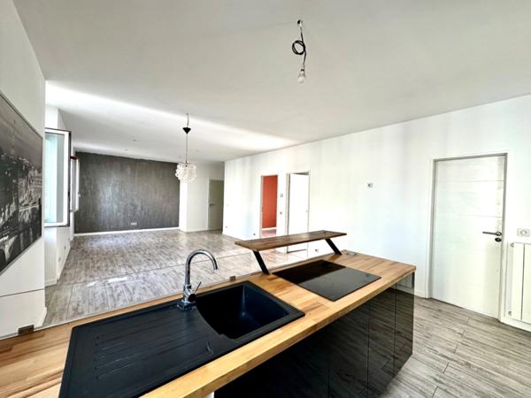 Marseille 10 ème, Quartier Saint Loup, T4 de 95m2, Dernier étage, Lumineux dans une petite copropriété.