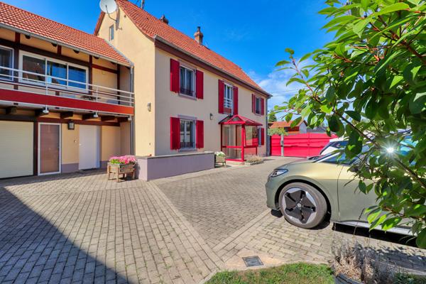 Maison de caractère avec annexes et garages à OSTWALD