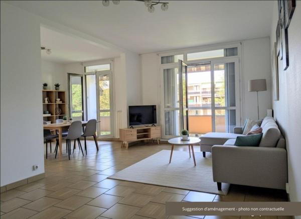 Appartement avec deux balcons et garage fermé