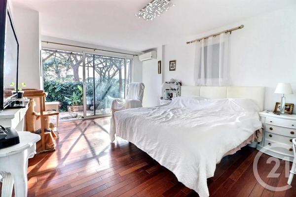 Maison à vendre  7 pièces - 215 m 2   PUGET SUR ARGENS  - 83