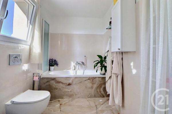 Maison à vendre  7 pièces - 215 m 2   PUGET SUR ARGENS  - 83