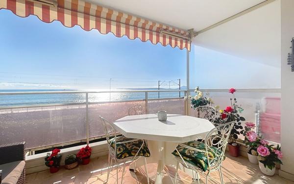 Appartement à vendre    2 pièces • 43 m2 Antibes