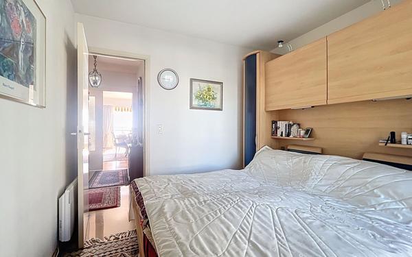 Appartement à vendre    2 pièces • 43 m2 Antibes