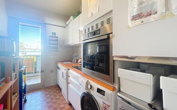 Appartement à vendre    2 pièces • 43 m2 Antibes