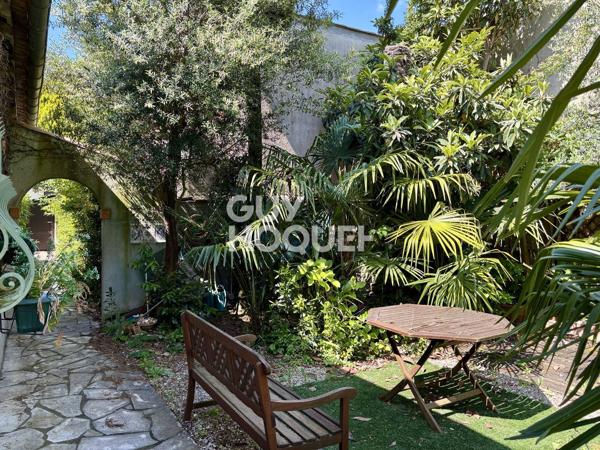 10 min OUEST CARCASSONNE - Maison de maître 185 m², garages sur terrain 465 m²