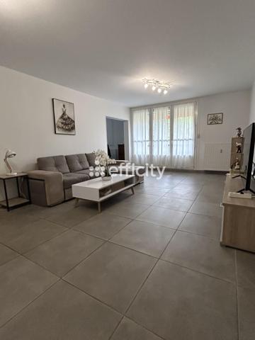 Appartement
         5 pièces
        - 82 m² Exclusivité 230 000 € *