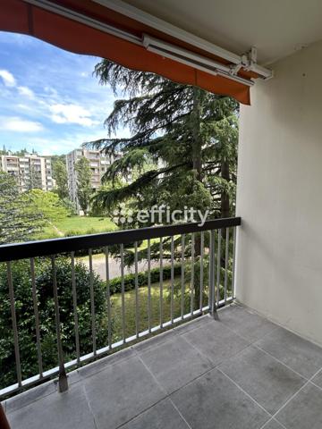 Appartement
         5 pièces
        - 82 m² Exclusivité 230 000 € *