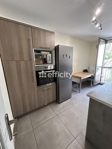 Appartement
         5 pièces
        - 82 m² Exclusivité 230 000 € *