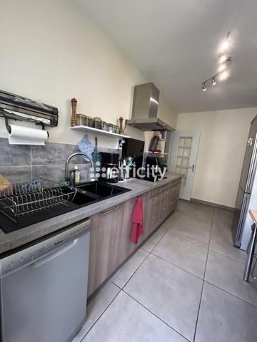 Appartement
         5 pièces
        - 82 m² Exclusivité 230 000 € *