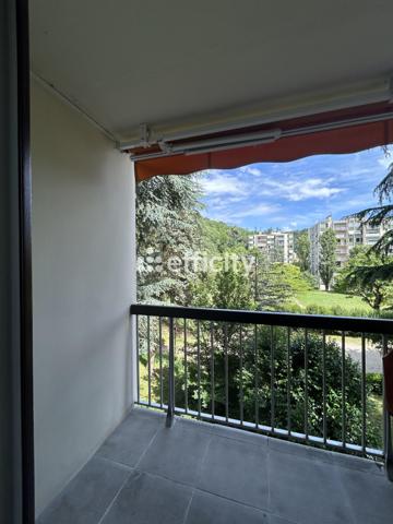 Appartement
         5 pièces
        - 82 m² Exclusivité 230 000 € *