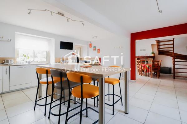 Corps de Ferme 300m2 Habitable + Nombreuses Dépendances