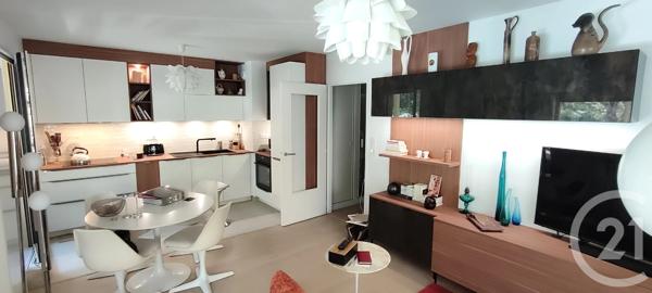 Appartement F3 à vendre  3 pièces - 65 m 2   VANNES  - 56