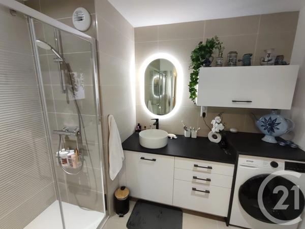 Appartement F3 à vendre  3 pièces - 65 m 2   VANNES  - 56