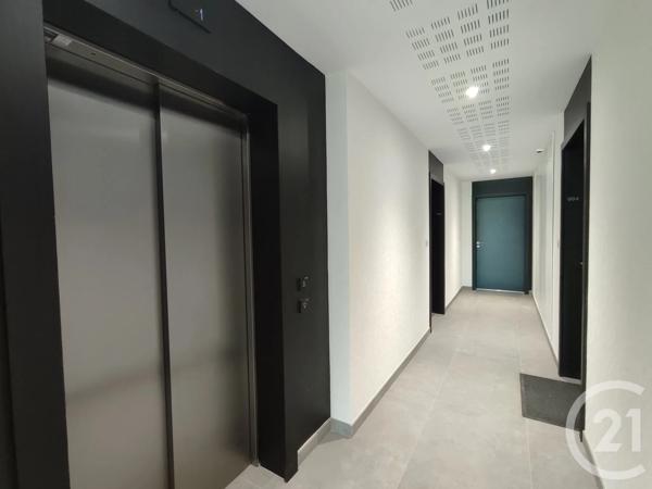 Appartement F3 à vendre  3 pièces - 65 m 2   VANNES  - 56