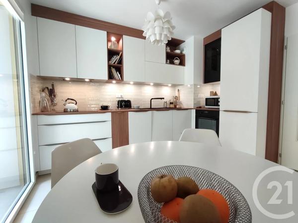 Appartement F3 à vendre  3 pièces - 65 m 2   VANNES  - 56