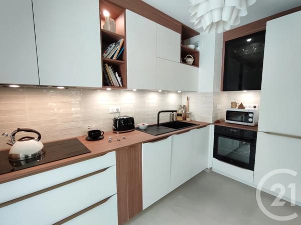 Appartement F3 à vendre  3 pièces - 65 m 2   VANNES  - 56