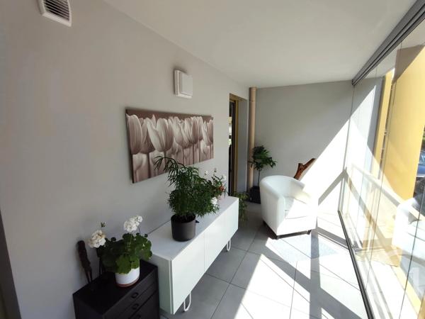 Appartement F3 à vendre  3 pièces - 65 m 2   VANNES  - 56