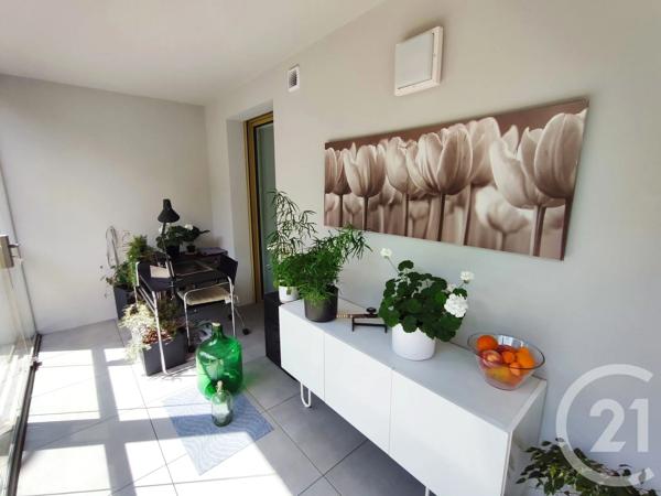 Appartement F3 à vendre  3 pièces - 65 m 2   VANNES  - 56