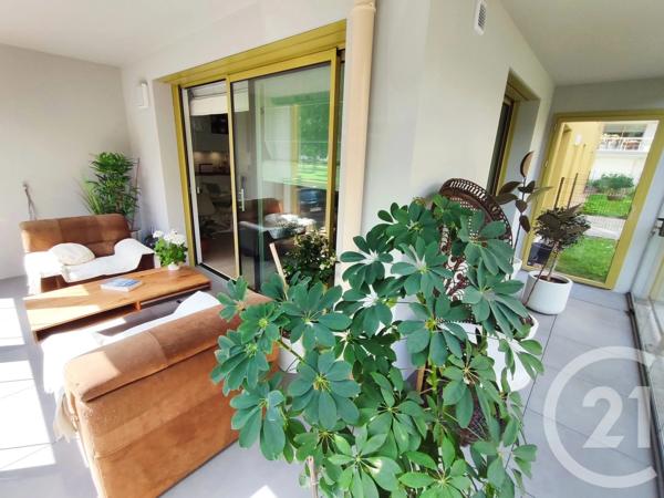 Appartement F3 à vendre  3 pièces - 65 m 2   VANNES  - 56