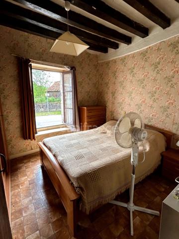 Maison de village à vendre – 46 m², 2 chambres – Champcevrais