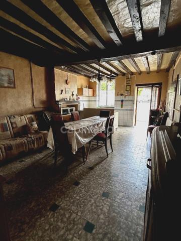 Maison de village à vendre – 46 m², 2 chambres – Champcevrais