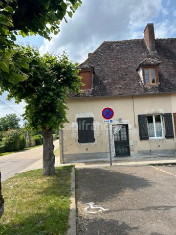 Maison de village à vendre – 46 m², 2 chambres – Champcevrais