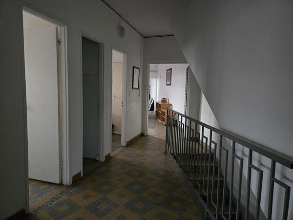 A louer, Bureaux  de 90m2 situé à Riviere Salée