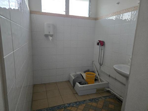 A louer, Bureaux  de 90m2 situé à Riviere Salée