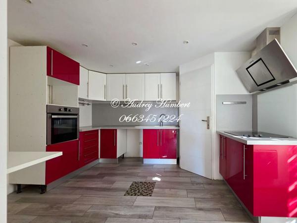 EXCLUSIVITE, Pierrevert MDV avec terrasse et balcon, 6 pièces 144 m2