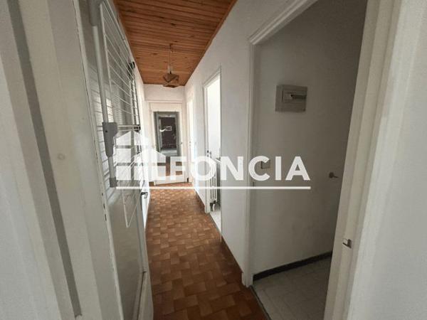 Location Appartement 3 pièces 70 m² - 36 AVENUE HENRI JAUBERT Digne-les-bains 04000