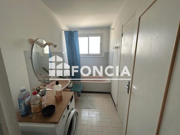 Location Appartement 3 pièces 70 m² - 36 AVENUE HENRI JAUBERT Digne-les-bains 04000