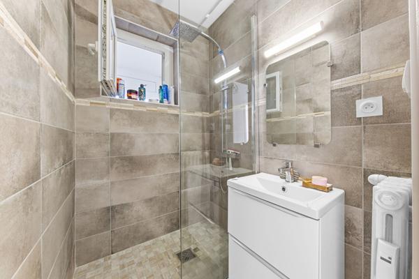 Exclusivité à Chatenoy Le Royal: bel appartement de 71.5m2, 2 à 3 chambres, balcon et cave proche des commodités