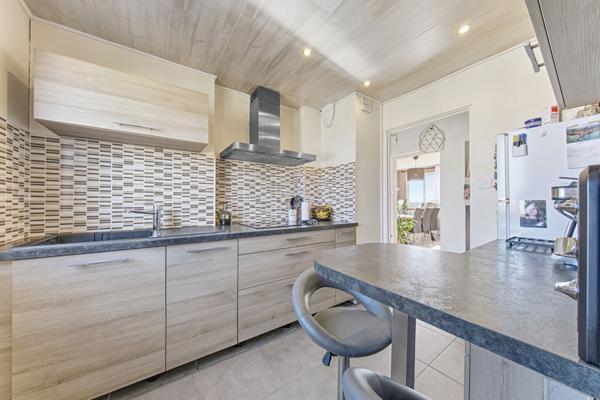 Exclusivité à Chatenoy Le Royal: bel appartement de 71.5m2, 2 à 3 chambres, balcon et cave proche des commodités