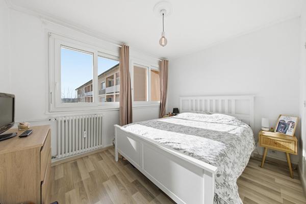 Exclusivité à Chatenoy Le Royal: bel appartement de 71.5m2, 2 à 3 chambres, balcon et cave proche des commodités