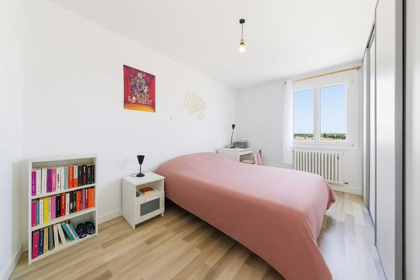 Exclusivité à Chatenoy Le Royal: bel appartement de 71.5m2, 2 à 3 chambres, balcon et cave proche des commodités