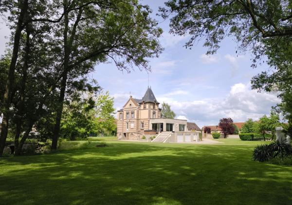Maison à ROMILLY SUR SEINE, 10100 - 8 pièces 226m²