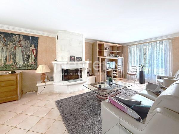 Maison Montigny Le Bretonneux 6 pièces 4 chambres - 136 m2 / 161m² Utiles