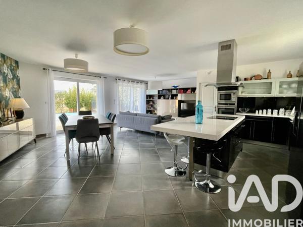 Maison à vendre 5 pièces 100 m² Notre-Dame-d'Oé