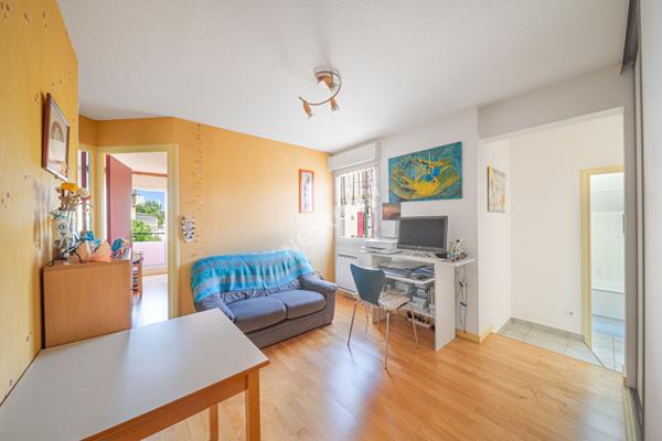 Maison spacieuse à vendre à Chalon-sur-Saône - 4 chambres, jardin et garage !