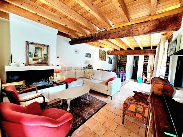 Maison de village de 280 m²