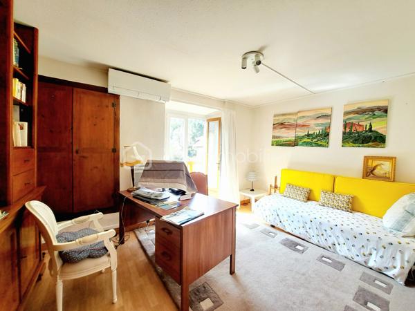 Maison de village de 280 m²