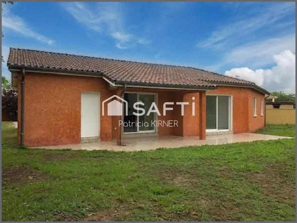 Maison de plain pied 5 pièces 103 m² et garage .