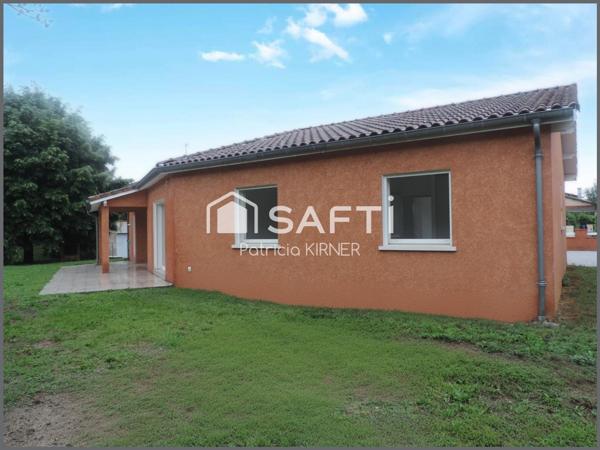 Maison de plain pied 5 pièces 103 m² et garage .