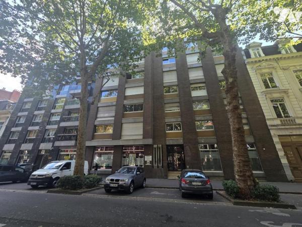 LILLE SECTEUR MAIRIE - APPARTEMENT DE TYPE 2 DE 42.6 M2 AVEC CAVE- JOLIE VUE SUR LE BEFFROI -