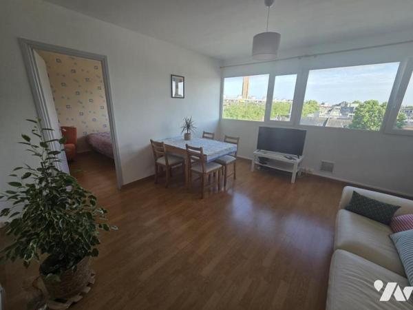 LILLE SECTEUR MAIRIE - APPARTEMENT DE TYPE 2 DE 42.6 M2 AVEC CAVE- JOLIE VUE SUR LE BEFFROI -