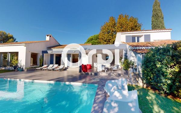 Maison à vendre    5 pièces • 240 m2 Carqueiranne