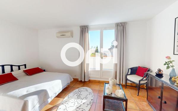 Maison à vendre    5 pièces • 240 m2 Carqueiranne