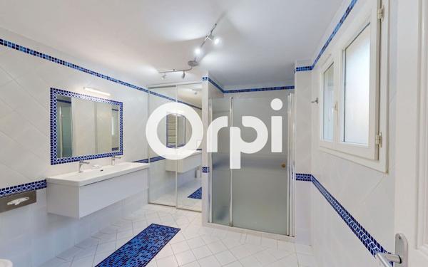 Maison à vendre    5 pièces • 240 m2 Carqueiranne